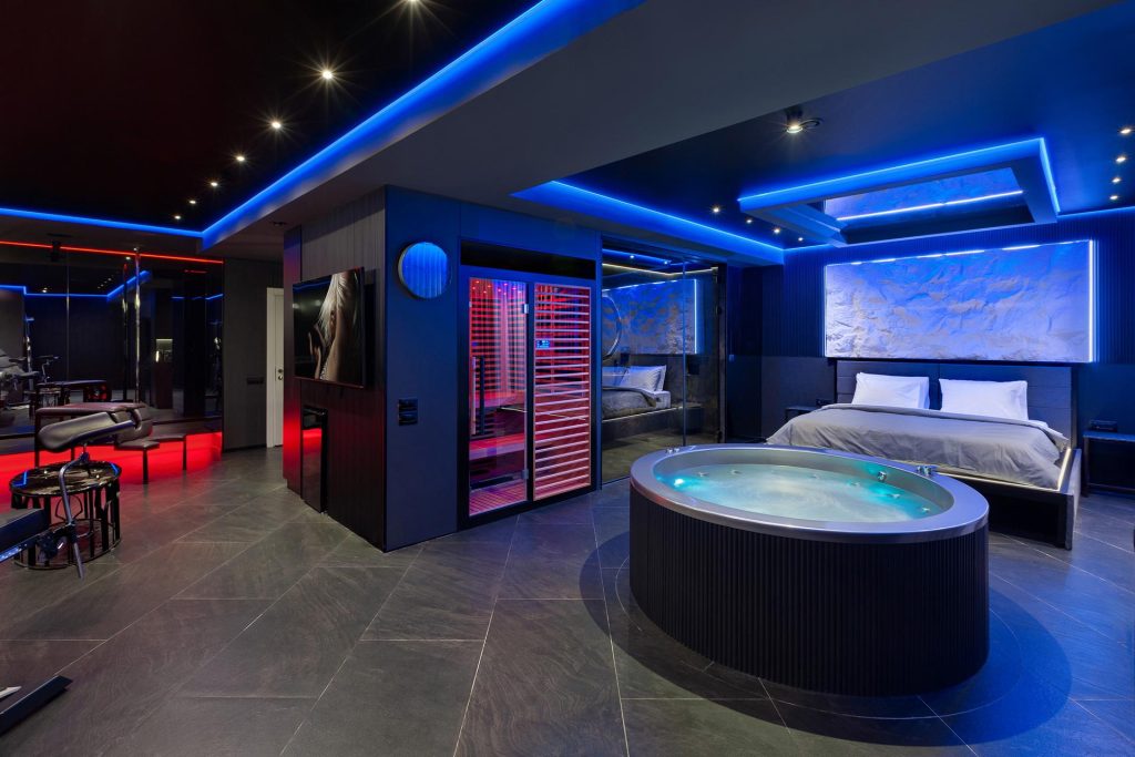 Mask Hotel